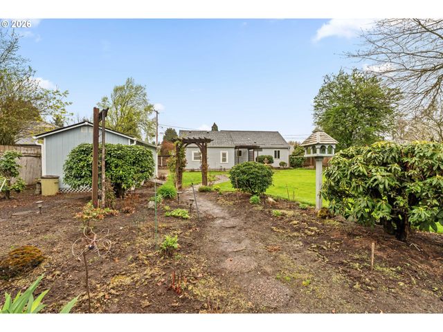 1360 TAFT St, Eugene, OR 97402