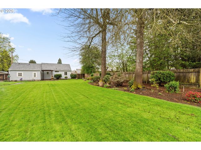 1360 TAFT St, Eugene, OR 97402