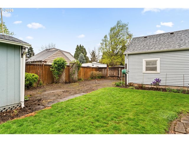 1360 TAFT St, Eugene, OR 97402