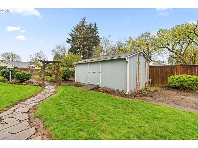 1360 TAFT St, Eugene, OR 97402