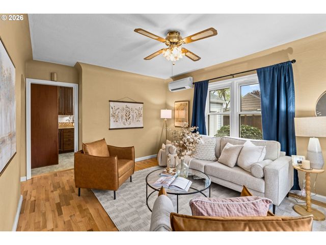 1360 TAFT St, Eugene, OR 97402