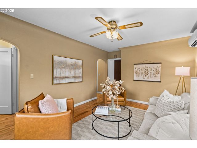 1360 TAFT St, Eugene, OR 97402