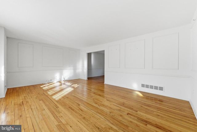 10 HAWTHORNE LN, East Windsor, NJ 08520