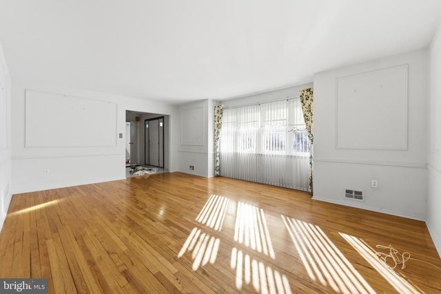 10 HAWTHORNE LN, East Windsor, NJ 08520