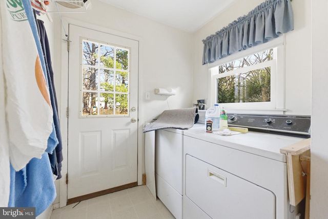 10 HAWTHORNE LN, East Windsor, NJ 08520