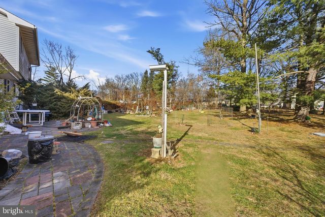 10 HAWTHORNE LN, East Windsor, NJ 08520