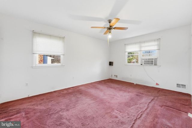 10 HAWTHORNE LN, East Windsor, NJ 08520