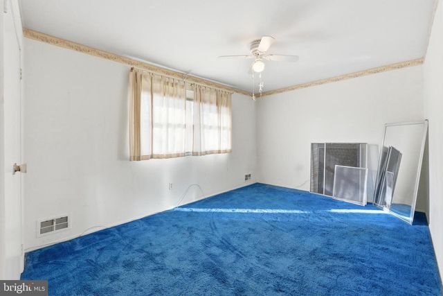 10 HAWTHORNE LN, East Windsor, NJ 08520