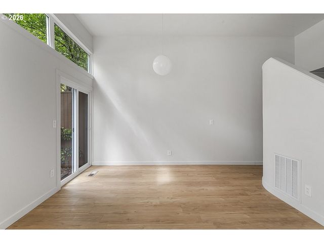 17766 Nw LAKEWAY Ct, Beaverton, OR 97006