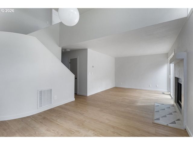 17766 Nw LAKEWAY Ct, Beaverton, OR 97006