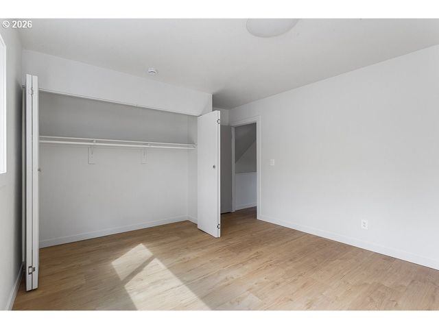 17766 Nw LAKEWAY Ct, Beaverton, OR 97006