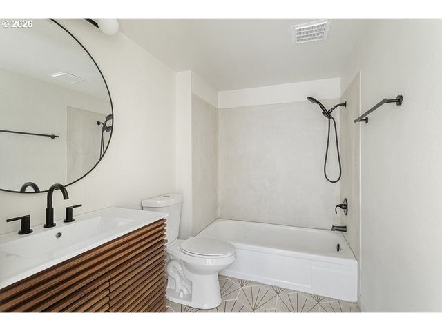 17766 Nw LAKEWAY Ct, Beaverton, OR 97006