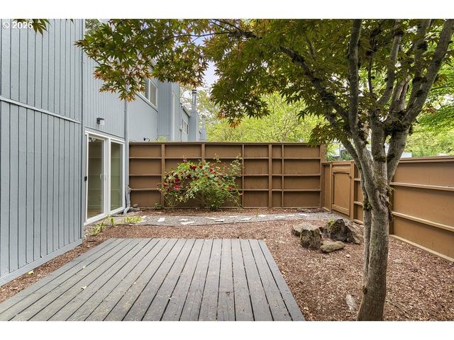 17766 Nw LAKEWAY Ct, Beaverton, OR 97006