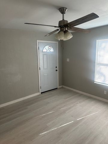 2923 Carpenter Avenue, Dallas, TX 75215