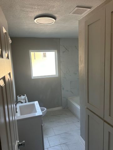 2923 Carpenter Avenue, Dallas, TX 75215