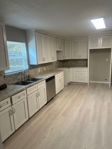 2923 Carpenter Avenue, Dallas, TX 75215
