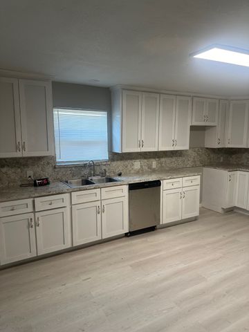 2923 Carpenter Avenue, Dallas, TX 75215