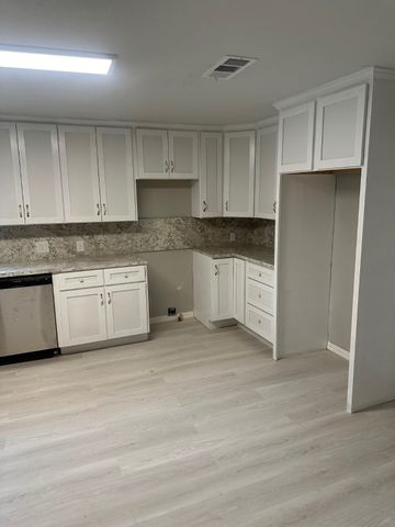 2923 Carpenter Avenue, Dallas, TX 75215