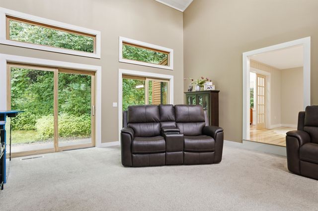17 Spring Hill Road, Mont Vernon, NH 03057