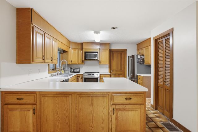 17 Spring Hill Road, Mont Vernon, NH 03057