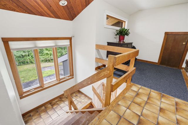 17 Spring Hill Road, Mont Vernon, NH 03057