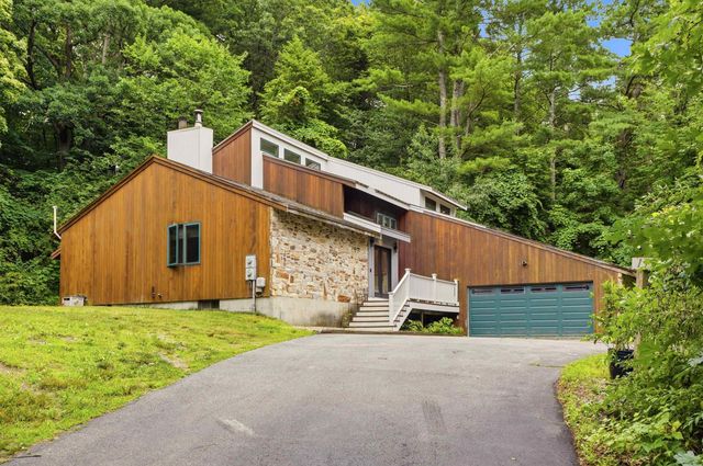 17 Spring Hill Road, Mont Vernon, NH 03057