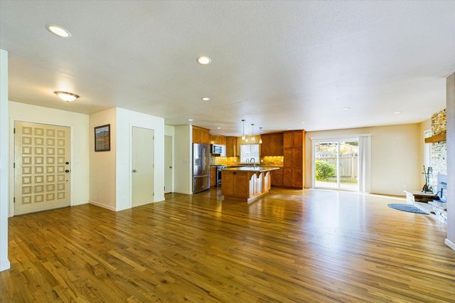 830 Holman Way, Fortuna, CA 95540