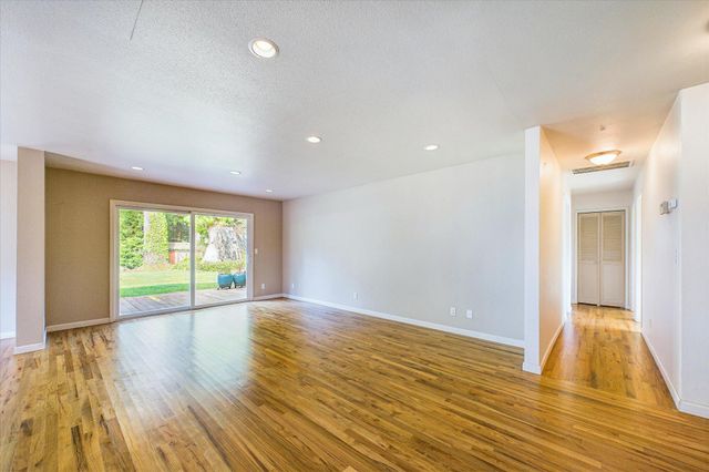 830 Holman Way, Fortuna, CA 95540