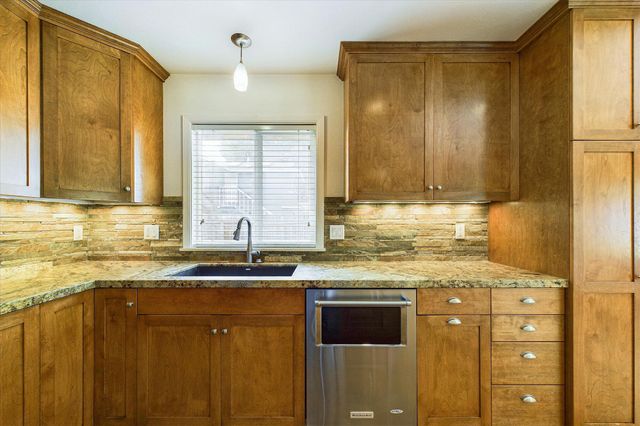 830 Holman Way, Fortuna, CA 95540