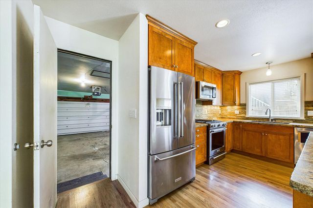 830 Holman Way, Fortuna, CA 95540