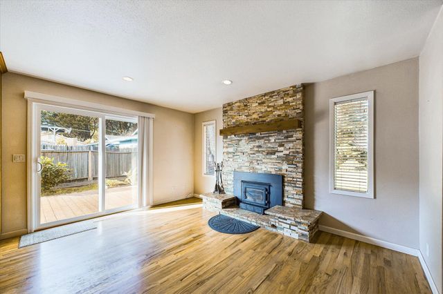 830 Holman Way, Fortuna, CA 95540