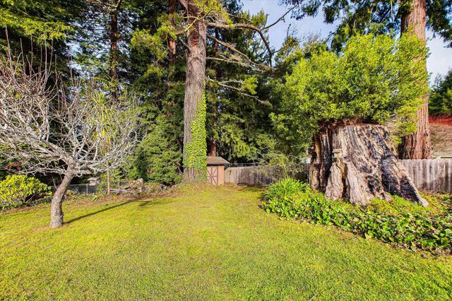 830 Holman Way, Fortuna, CA 95540