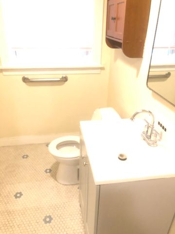 1632 Ridgeland Avenue GDN, Berwyn, IL 60402
