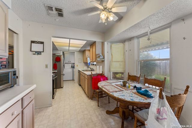 6823 S Whitland, San Antonio, TX 78239