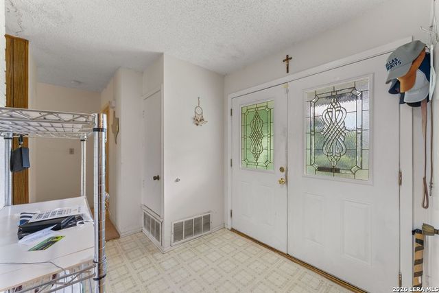 6823 S Whitland, San Antonio, TX 78239