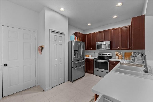 9410 GEORGIAN PARK LANE 105, Tampa, FL 33626