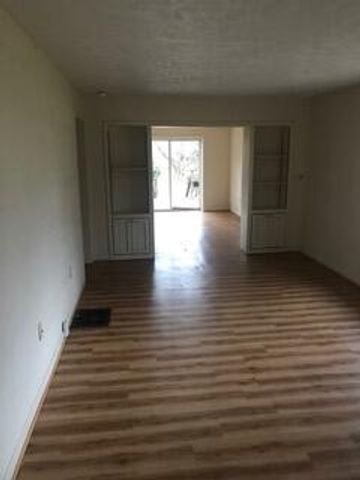 204 W Berry Avenue, Lansing, MI 48910