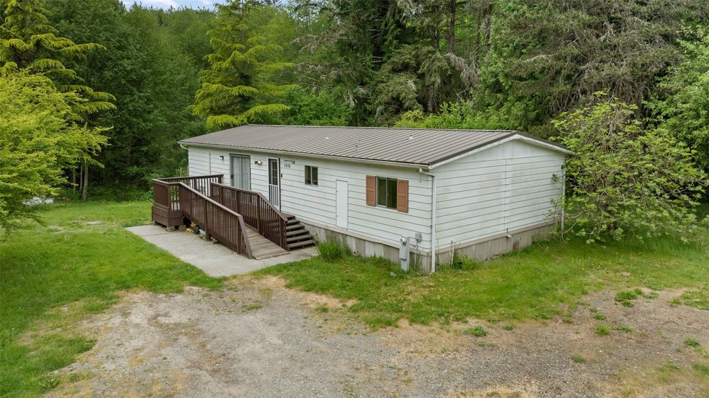 1916 Key Peninsula Highway NW, Lakebay, WA 98349