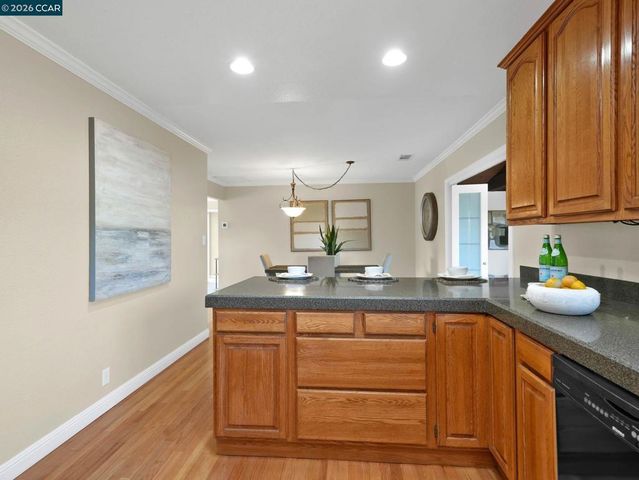 7286 Sheffield Ln, Dublin, CA 94568