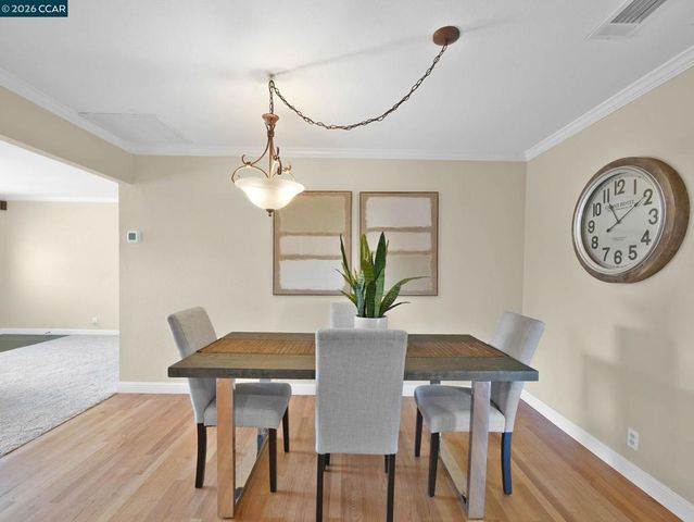 7286 Sheffield Ln, Dublin, CA 94568