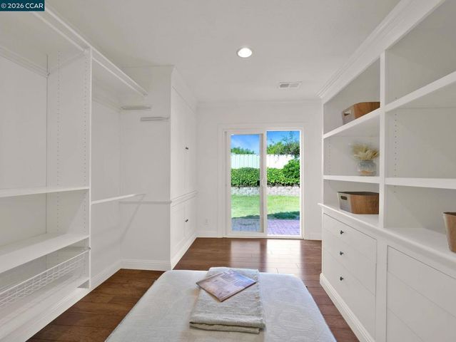 7286 Sheffield Ln, Dublin, CA 94568