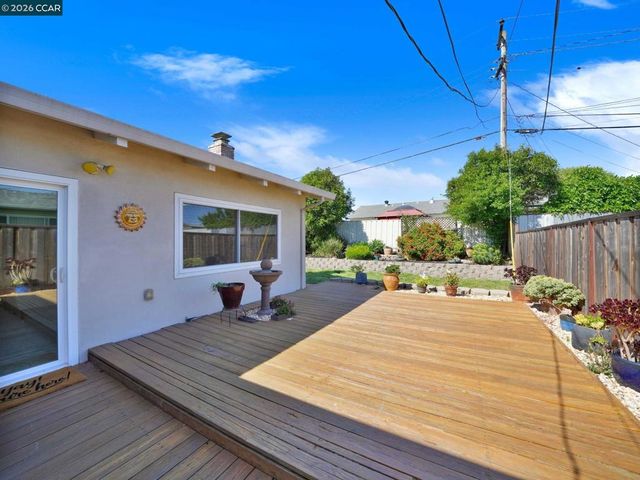 7286 Sheffield Ln, Dublin, CA 94568