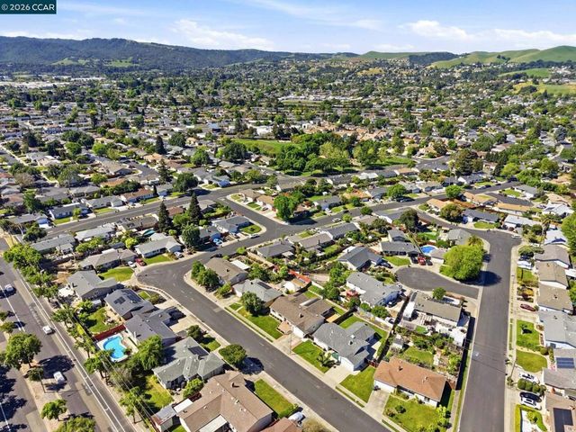 7286 Sheffield Ln, Dublin, CA 94568