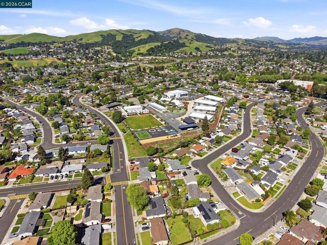 7286 Sheffield Ln, Dublin, CA 94568