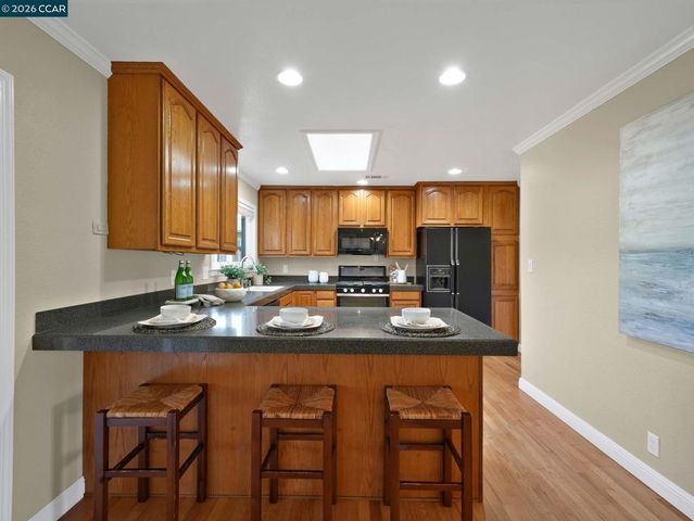 7286 Sheffield Ln, Dublin, CA 94568