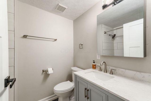 9644 Merry Lane, Pickerington, OH 43147