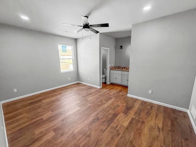 752 N Wakefield Ave, Valley Center, KS 67147