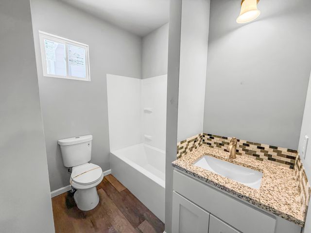 752 N Wakefield Ave, Valley Center, KS 67147