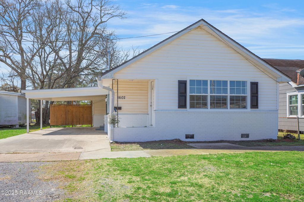 1602 Charity Street, Abbeville, LA 70510