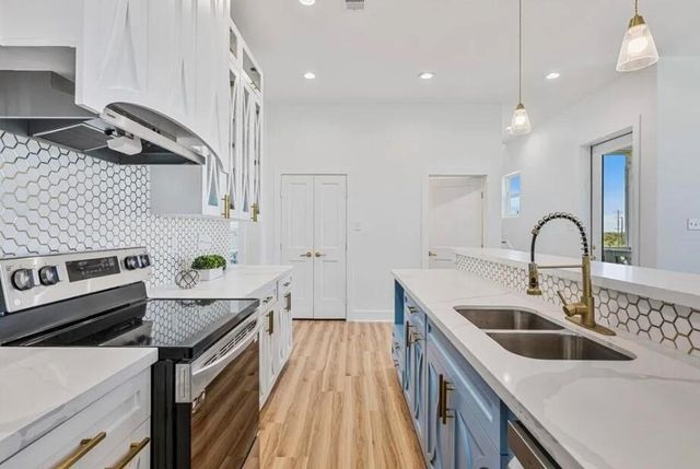 520 Annabelle Drive, Gilchrist, TX 77617